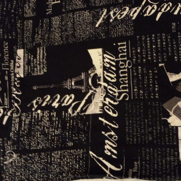 Alamode Home Newspaper Print Amsterdam Shanghi Berlin NY 1 Pillowcase - Picture 3 of 6